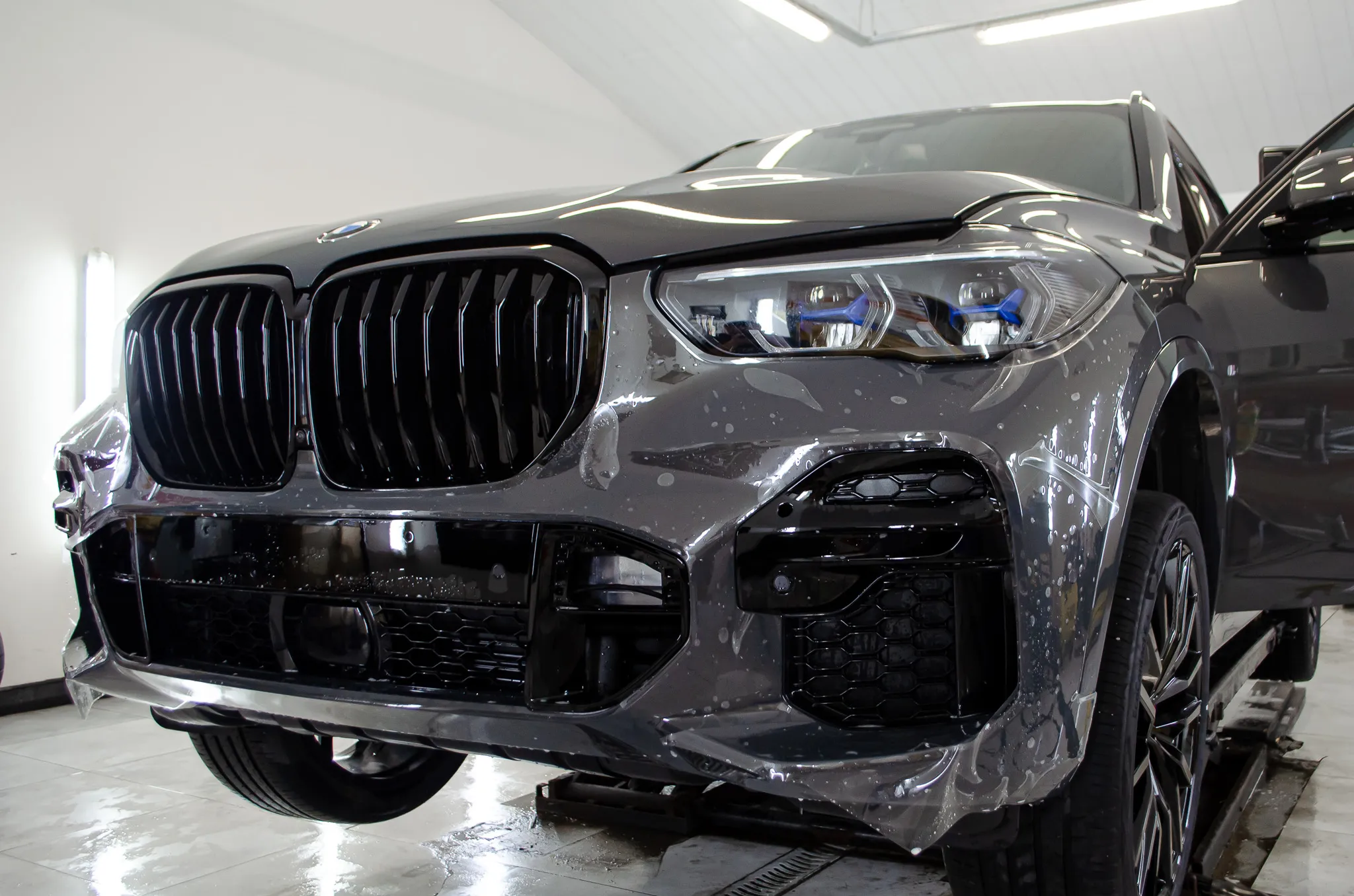 BMW X5 - folia ochronna Llumar Valor